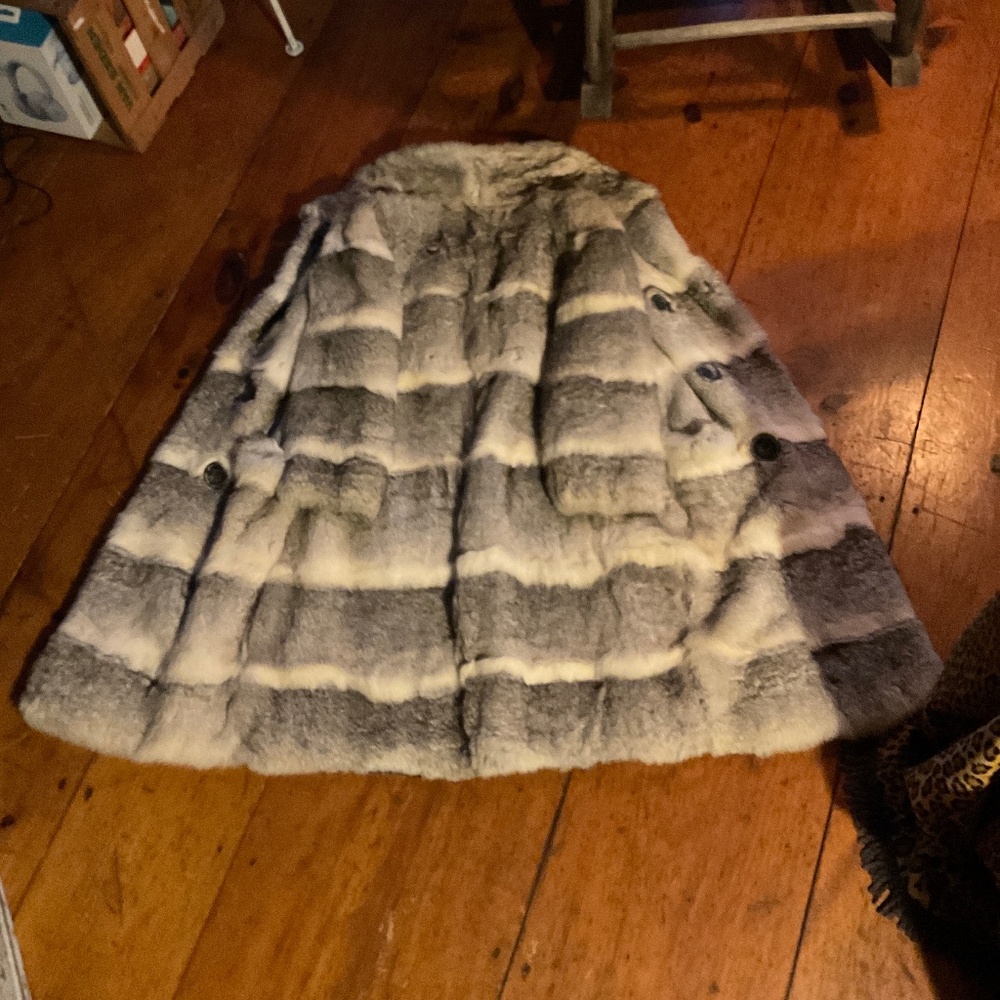 Vintage 1950โs Rabbit Fur Coat - Picture 9 of 13